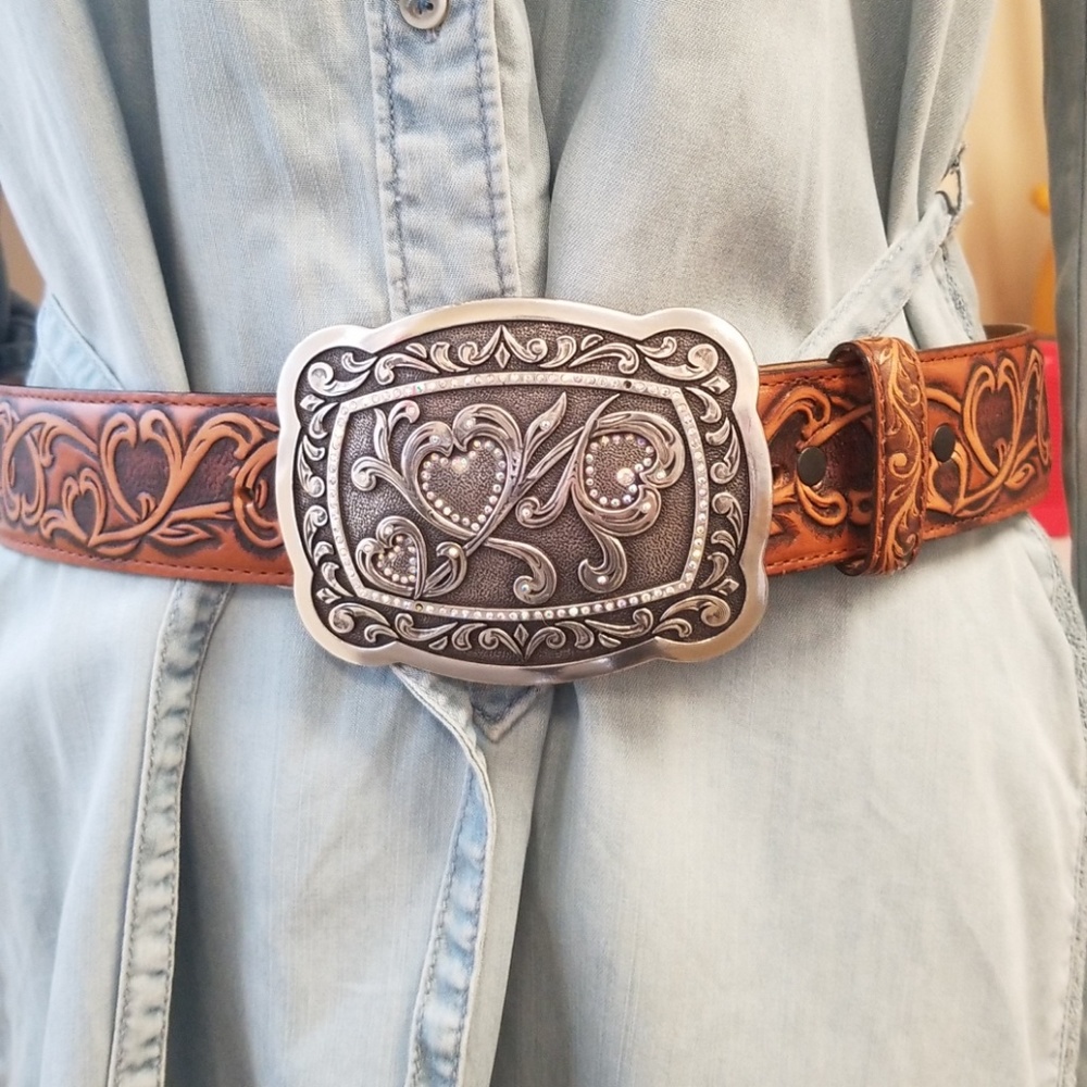 Tony Lama naturally hearts belt